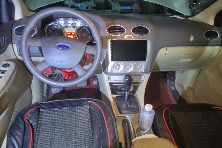 Used Ford Focus 2013 Sedan Classic 1.8L Automatic Millionth Anniversary Edition Center Console