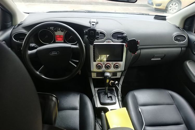 Used Ford Focus 2013 Hatchback Classic 1.8L Automatic Millionth Anniversary Edition Center Console
