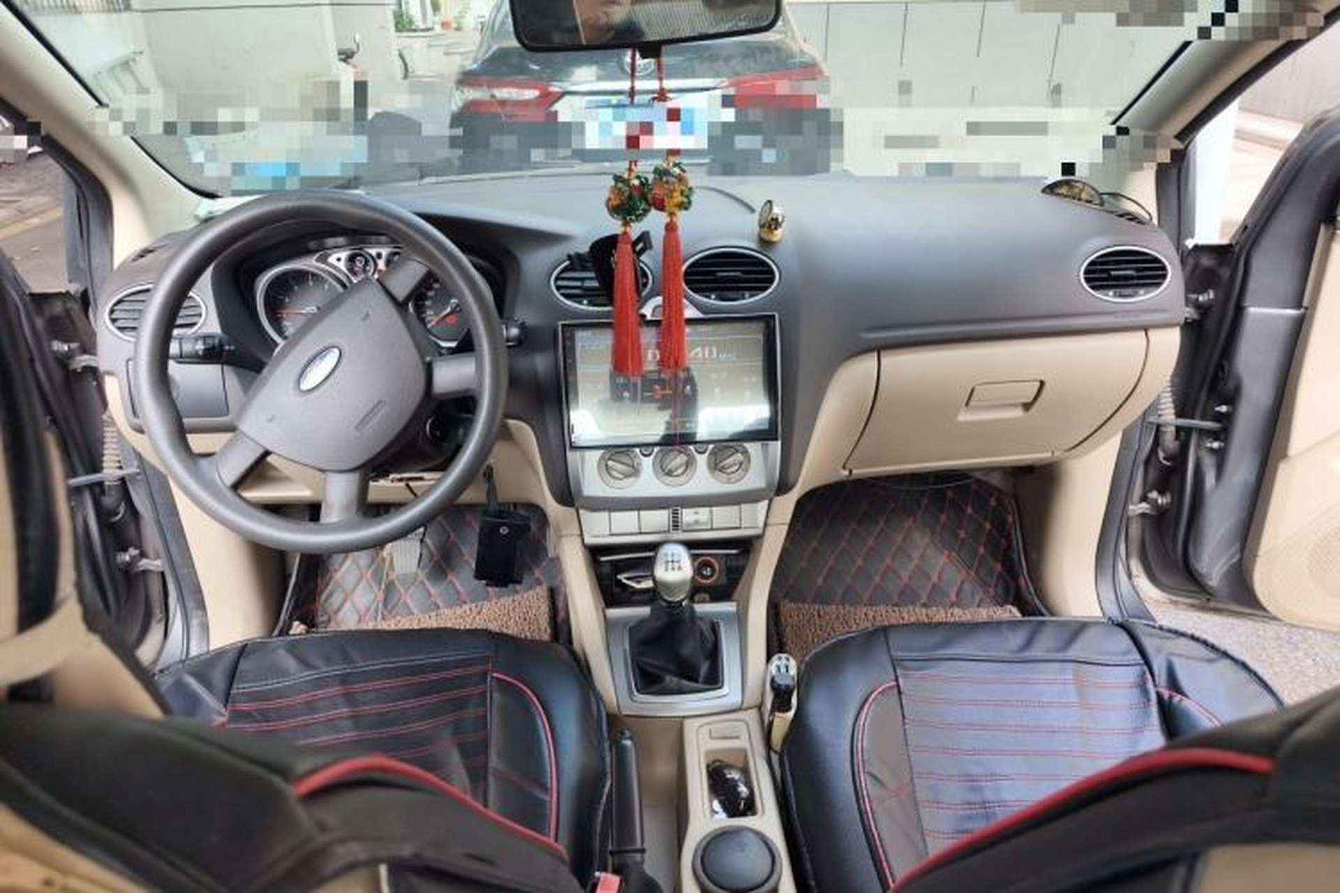 Used Ford Focus 2013 Sedan Classic 1.8L Manual Base Model Center Console
