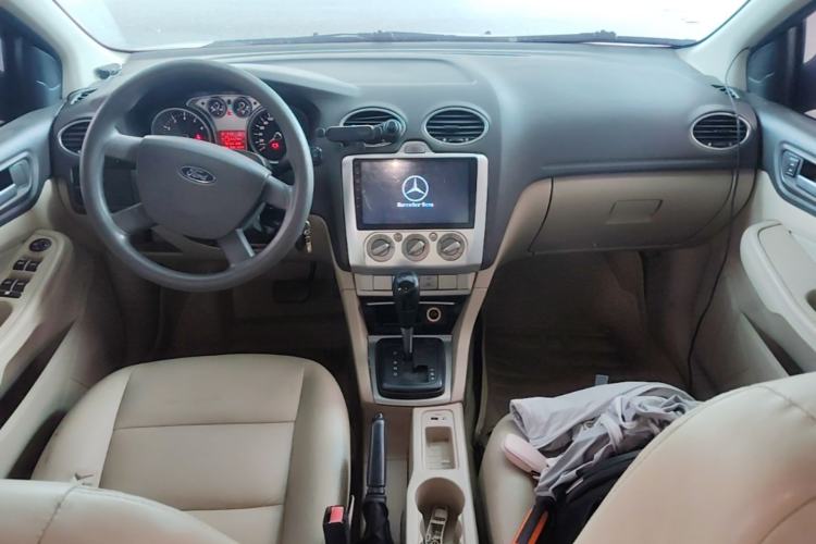 Used Ford Focus 2013 Sedan Classic 1.8L Automatic Base Model Center Console