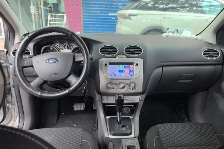Used Ford Focus 2013 Hatchback Classic 1.8L Automatic Base Model Center Console