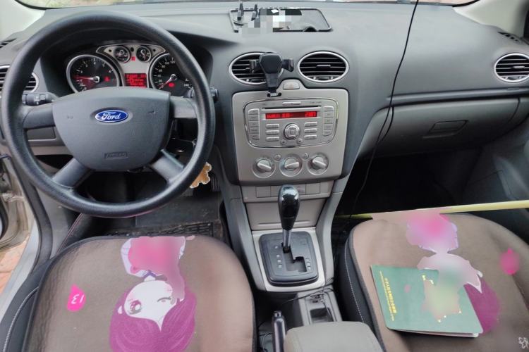 Used Ford Focus 2013 Hatchback Classic 1.8L Automatic Base Model Center Console