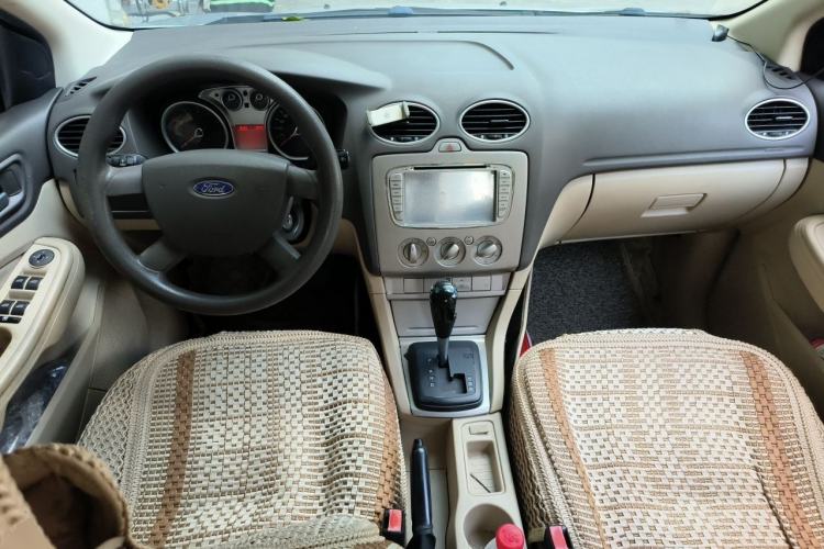 Used Ford Focus 2013 Sedan Classic 1.8L Automatic Base Model Center Console