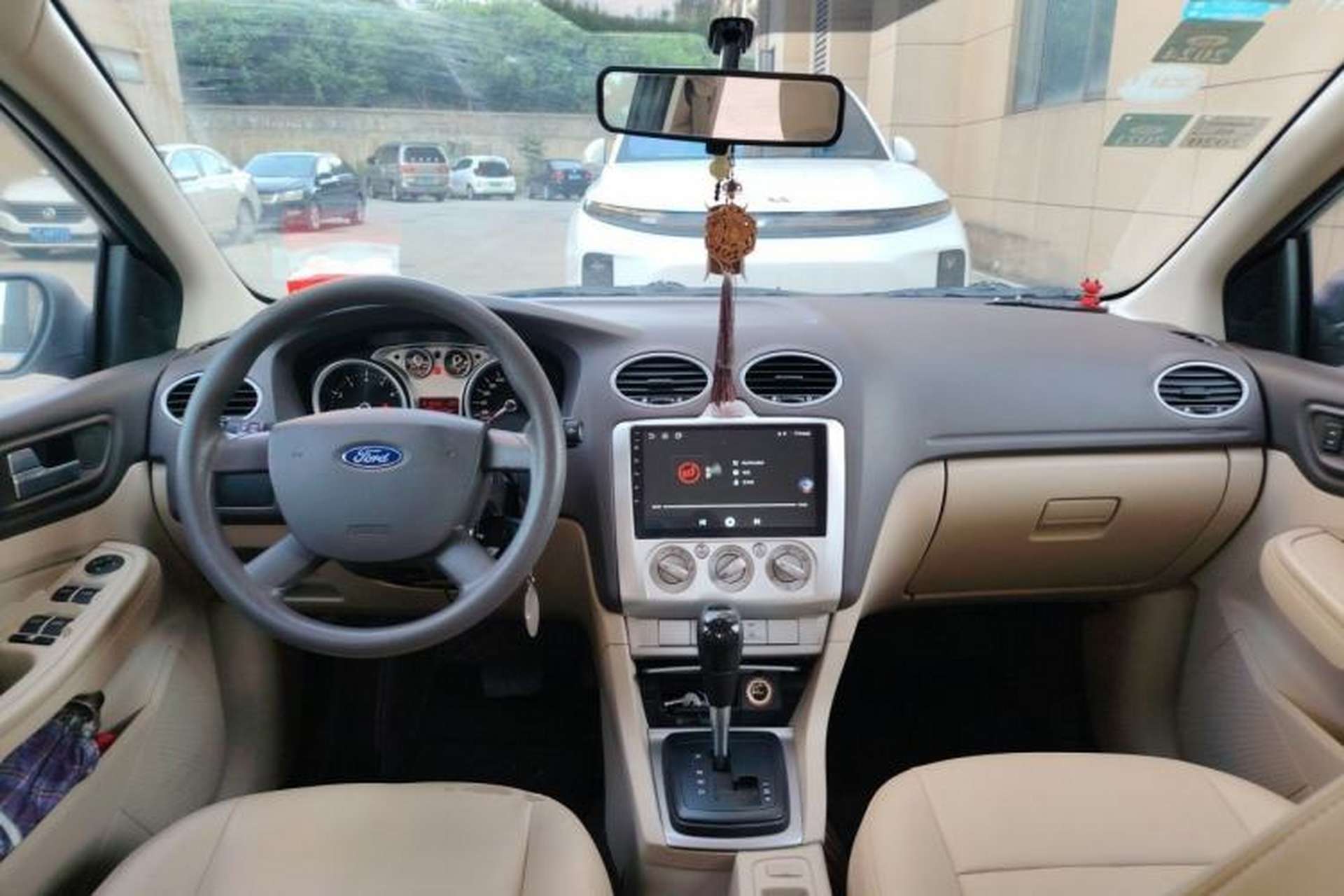Used Ford Focus 2013 Sedan Classic 1.8L Automatic Base Model Center Console