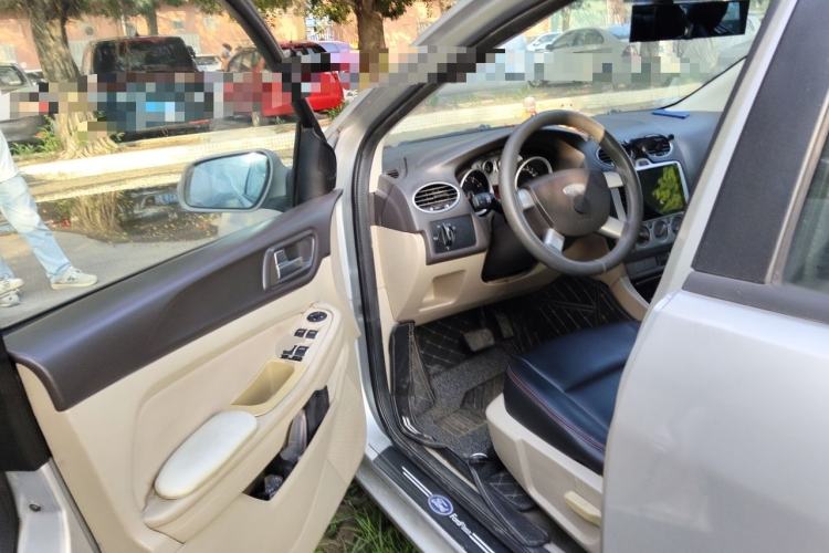 Used Ford Focus 2013 Sedan Classic 1.8L Automatic Base Model Driver Seat