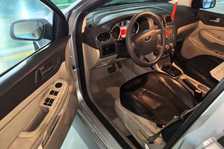 Used Ford Focus 2013 Sedan Classic 1.8L Automatic Base Model Driver Seat