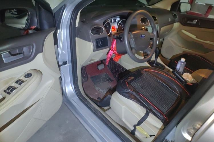 Used Ford Focus 2013 Sedan Classic 1.8L Automatic Millionth Anniversary Edition Driver Seat
