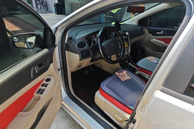 Used Ford Focus 2013 Sedan Classic 1.8L Automatic Base Model Driver Seat