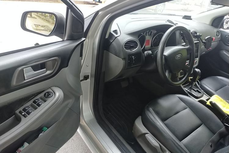 Used Ford Focus 2013 Hatchback Classic 1.8L Automatic Millionth Anniversary Edition Driver Seat
