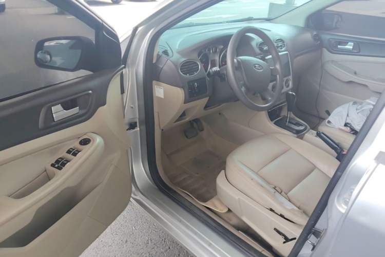 Used Ford Focus 2013 Sedan Classic 1.8L Automatic Base Model Driver Seat