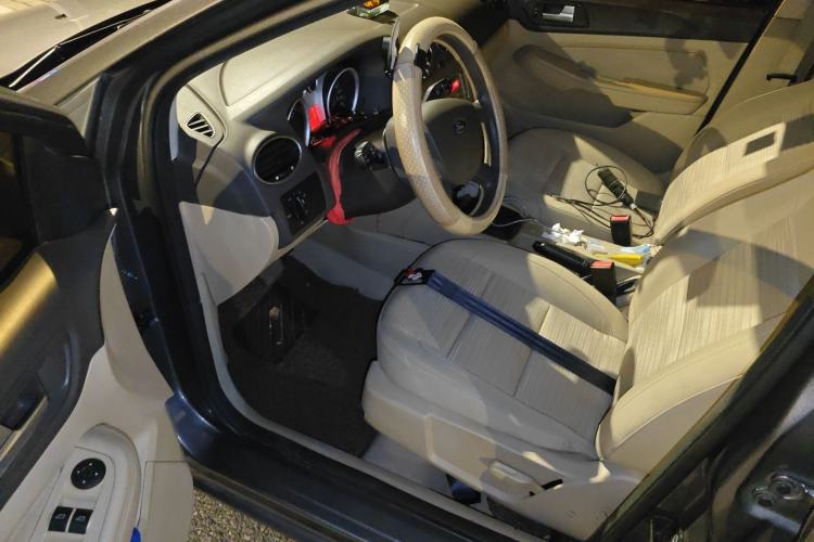 Used Ford Focus 2013 Sedan Classic 1.8L Automatic Base Model Driver Seat