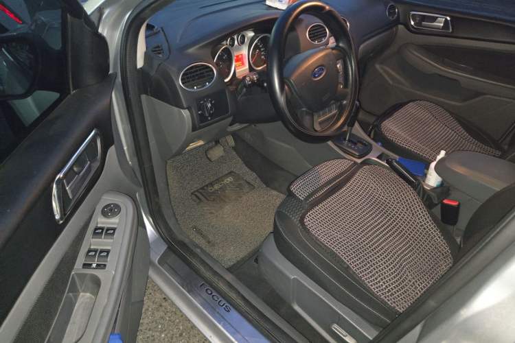Used Ford Focus 2013 Hatchback Classic 1.8L Automatic Millionth Anniversary Edition Driver Seat