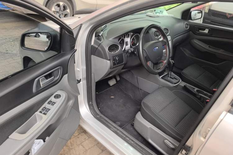 Used Ford Focus 2013 Hatchback Classic 1.8L Automatic Base Model Driver Seat