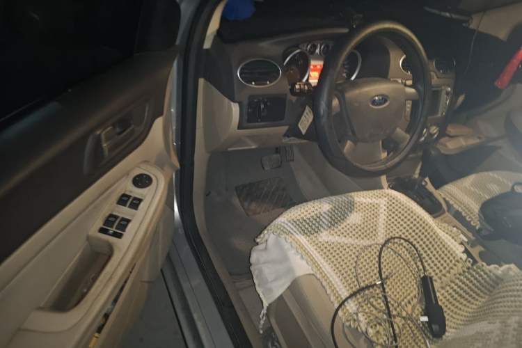 Used Ford Focus 2013 Sedan Classic 1.8L Automatic Base Model Driver Seat