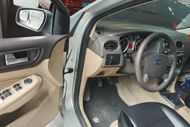 Used Ford Focus 2013 Sedan Classic 1.8L Manual Base Model Driver Seat
