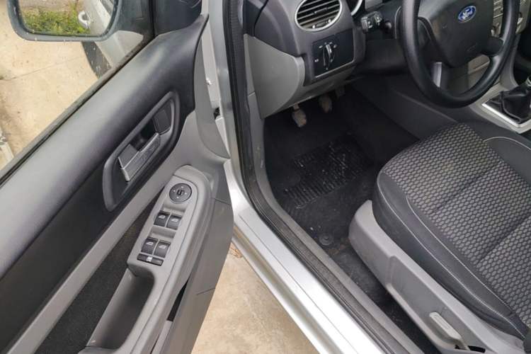 Used Ford Focus 2013 Hatchback Classic 1.8L Manual Base Model Driver Seat