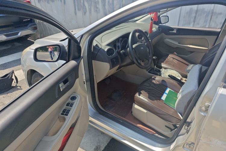 Used Ford Focus 2013 Sedan Classic 1.8L Automatic Base Model Driver Seat