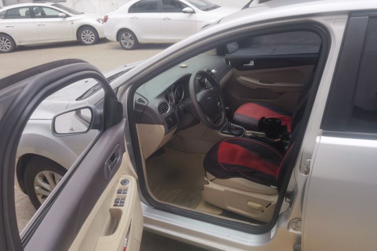 Used Ford Focus 2013 Sedan Classic 1.8L Automatic Base Model Driver Seat