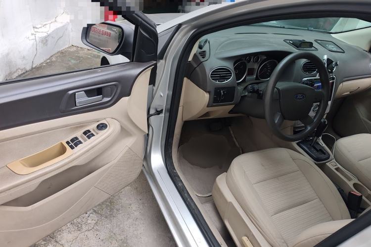 Used Ford Focus 2013 Sedan Classic 1.8L Automatic Base Model Driver Seat