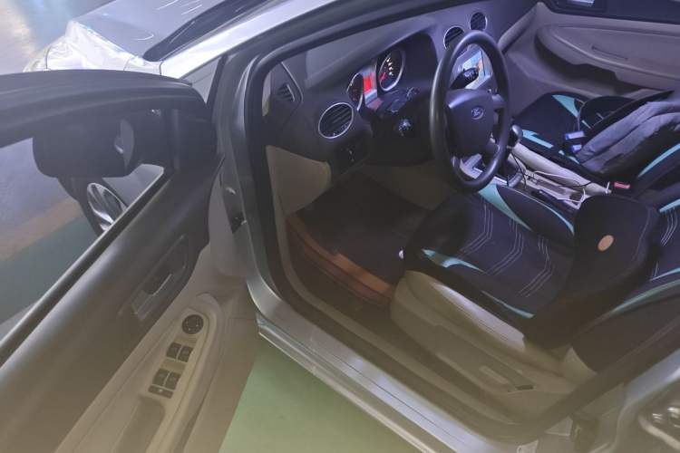 Used Ford Focus 2013 Sedan Classic 1.8L Manual Base Model Driver Seat