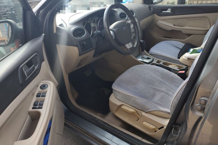Used Ford Focus 2013 Sedan Classic 1.8L Automatic Fashion Edition Driver Seat