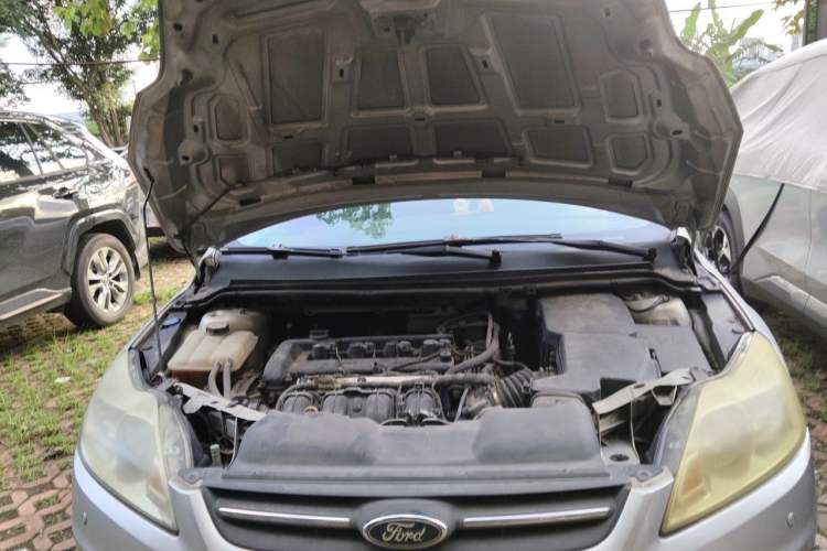 Used Ford Focus 2013 Sedan Classic 1.8L Automatic Base Model Engine Bay