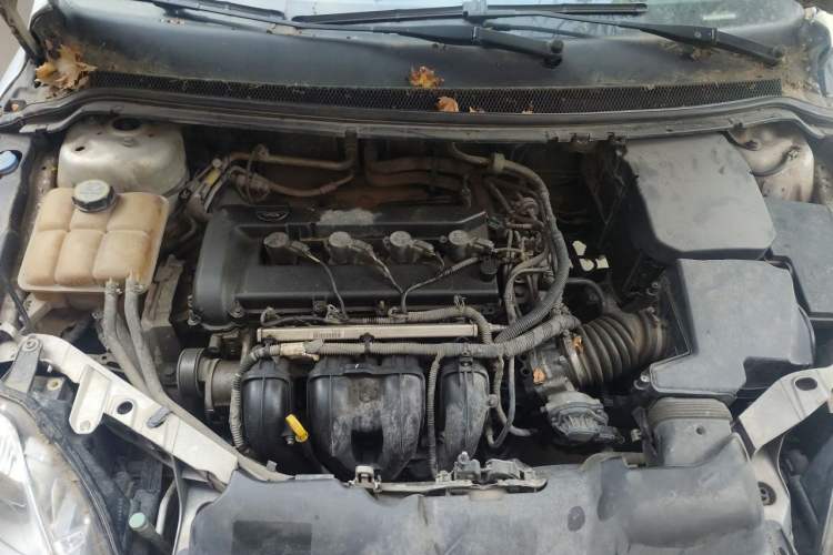 Used Ford Focus 2013 Sedan Classic 1.8L Manual Base Model Engine Bay