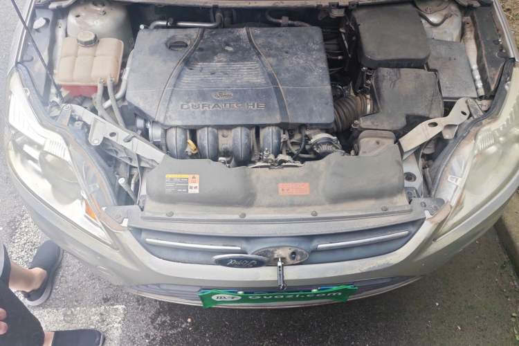 Used Ford Focus 2013 Sedan Classic 1.8L Manual Fashion Edition Engine Bay