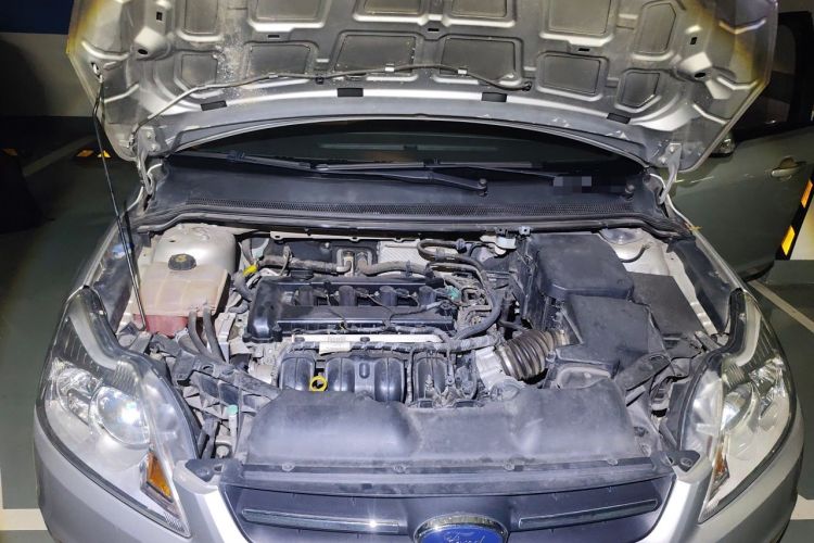 Used Ford Focus 2013 Sedan Classic 1.8L Automatic Base Model Engine Bay