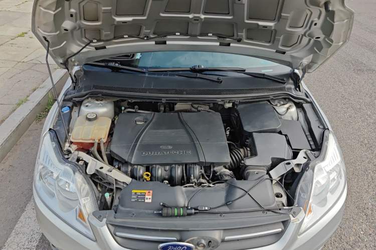 Used Ford Focus 2013 Sedan Classic 1.8L Automatic Base Model Engine Bay