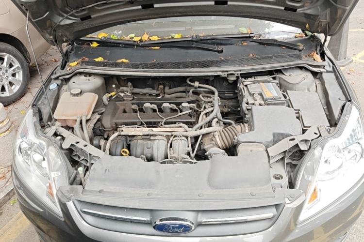 Used Ford Focus 2013 Sedan Classic 1.8L Manual Base Model Engine Bay