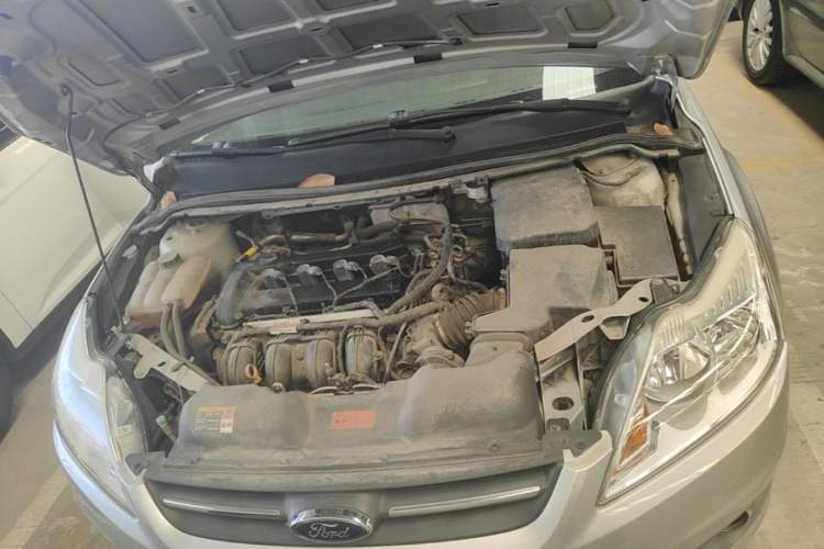 Used Ford Focus 2013 Sedan Classic 1.8L Automatic Base Model Engine Bay