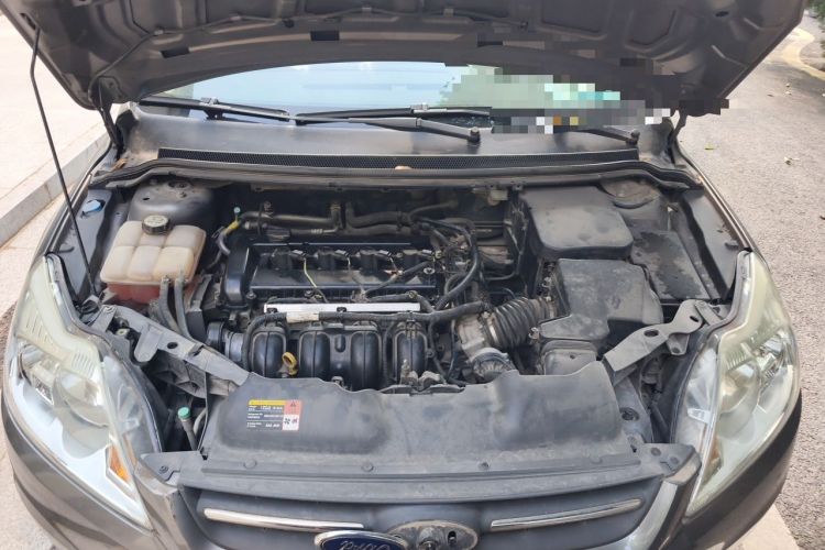 Used Ford Focus 2013 Sedan Classic 1.8L Manual Base Model Engine Bay