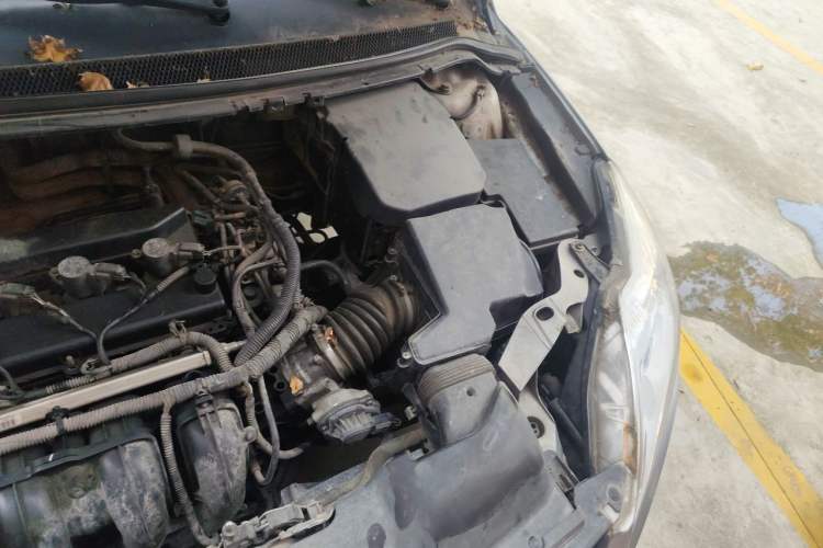 Used Ford Focus 2013 Sedan Classic 1.8L Manual Base Model Engine Bay Left