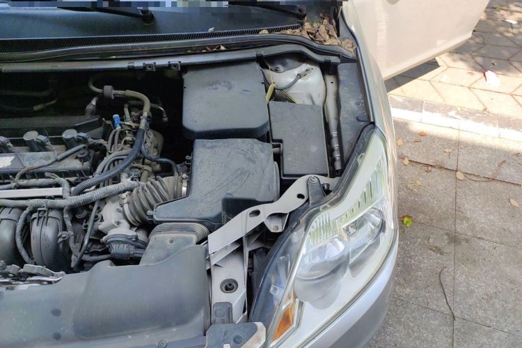 Used Ford Focus 2013 Sedan Classic 1.8L Manual Base Model Engine Bay Left