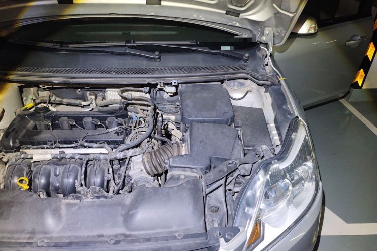 Used Ford Focus 2013 Sedan Classic 1.8L Automatic Base Model Engine Bay Left