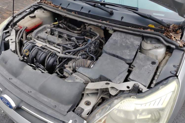 Used Ford Focus 2013 Sedan Classic 1.8L Automatic Base Model Engine Bay Left