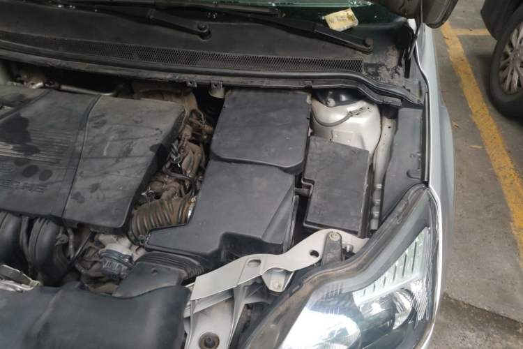 Used Ford Focus 2013 Hatchback Classic 1.8L Automatic Fashion Edition Engine Bay Left