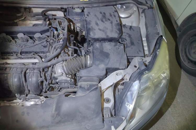 Used Ford Focus 2013 Sedan Classic 1.8L Automatic Millionth Anniversary Edition Engine Bay Left