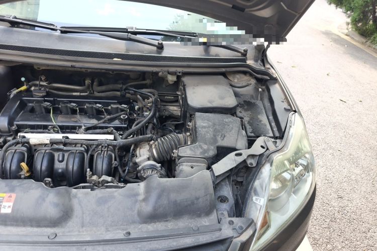 Used Ford Focus 2013 Sedan Classic 1.8L Manual Base Model Engine Bay Left