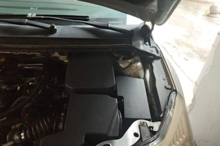 Used Ford Focus 2013 Sedan Classic 1.8L Manual Base Model Engine Bay Left