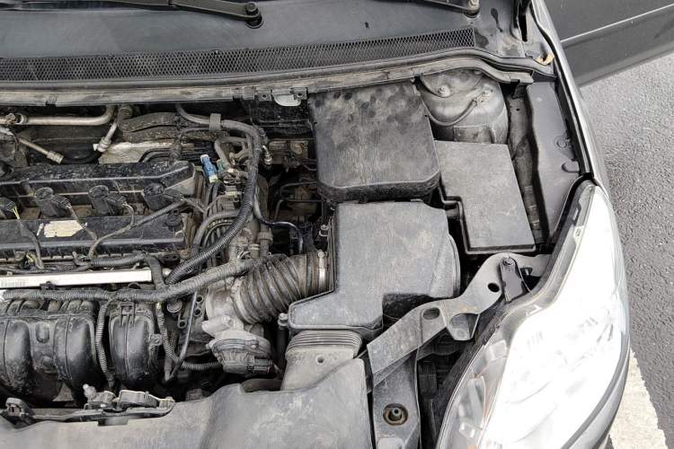 Used Ford Focus 2013 Sedan Classic 1.8L Manual Fashion Edition Engine Bay Left