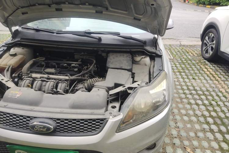 Used Ford Focus 2013 Hatchback Classic 1.8L Automatic Base Model Engine Bay Left