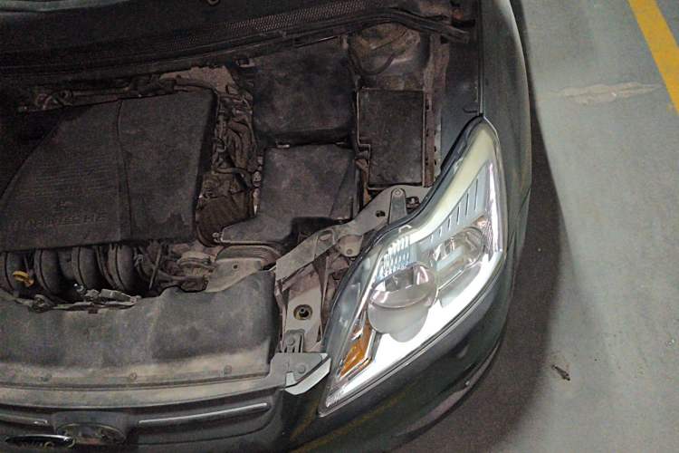 Used Ford Focus 2013 Sedan Classic 1.8L Automatic Fashion Edition Engine Bay Left