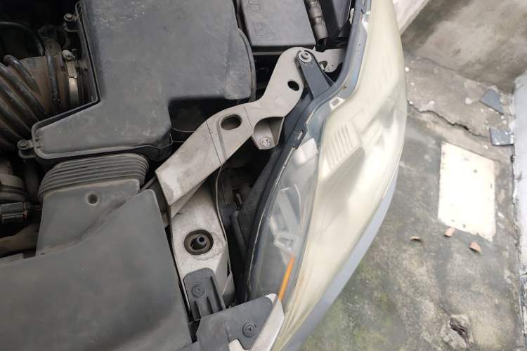 Used Ford Focus 2013 Sedan Classic 1.8L Automatic Base Model Engine Bay Left