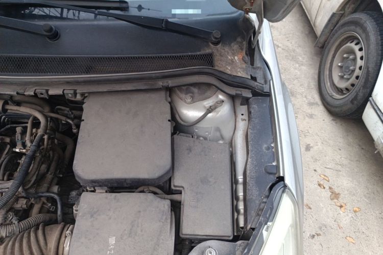 Used Ford Focus 2013 Sedan Classic 1.8L Manual Base Model Engine Bay Left
