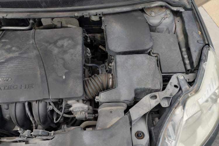 Used Ford Focus 2013 Sedan Classic 1.8L Automatic Fashion Edition Engine Bay Left