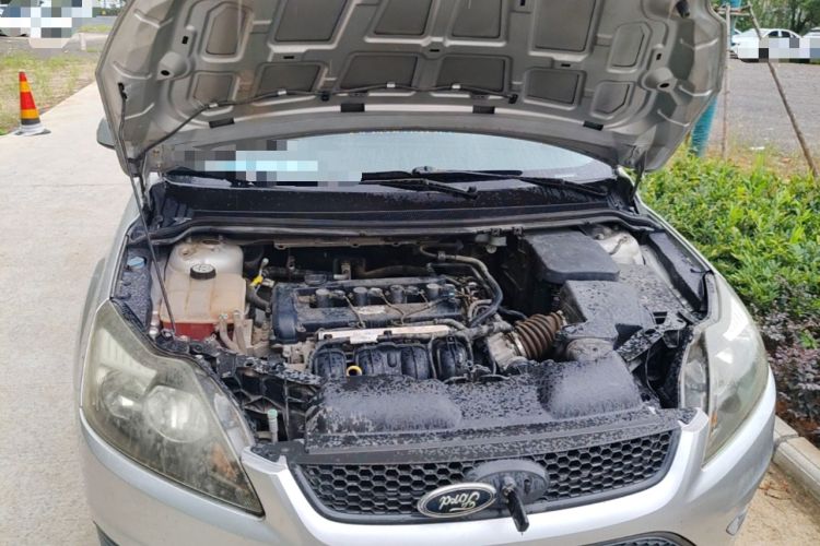 Used Ford Focus 2013 Hatchback Classic 1.8L Manual Base Model Engine Bay
