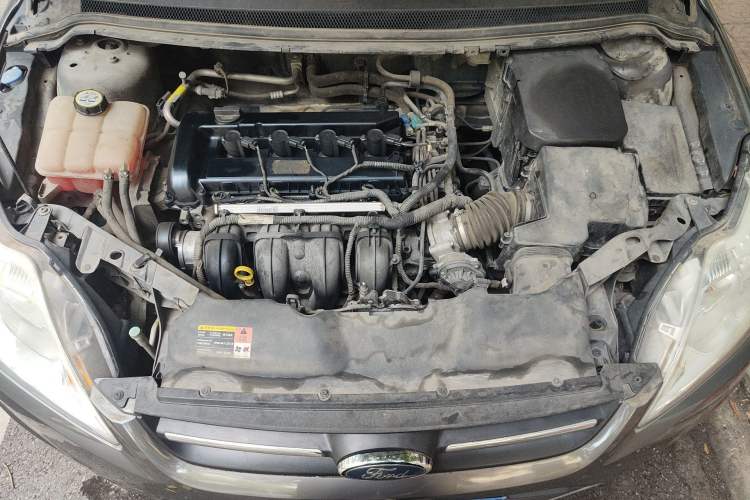 Used Ford Focus 2013 Sedan Classic 1.8L Manual Base Model Engine Bay