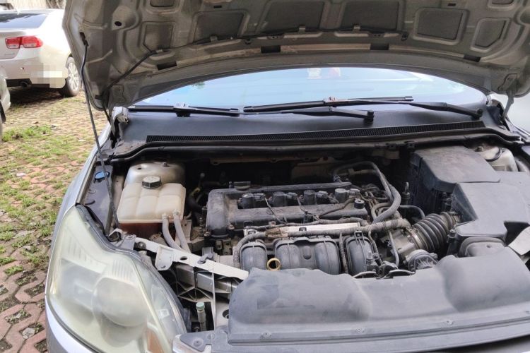 Used Ford Focus 2013 Sedan Classic 1.8L Automatic Base Model Engine Bay Right